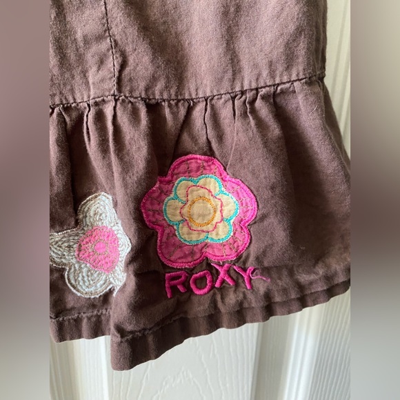 Roxy girls skirt- embroidered on fabric flowers - Picture 2 of 8